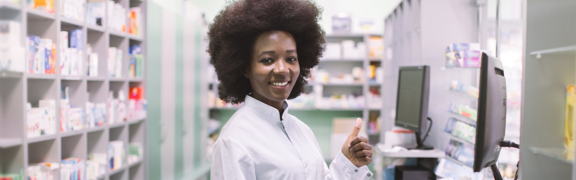 pharmacist showing thumbs up